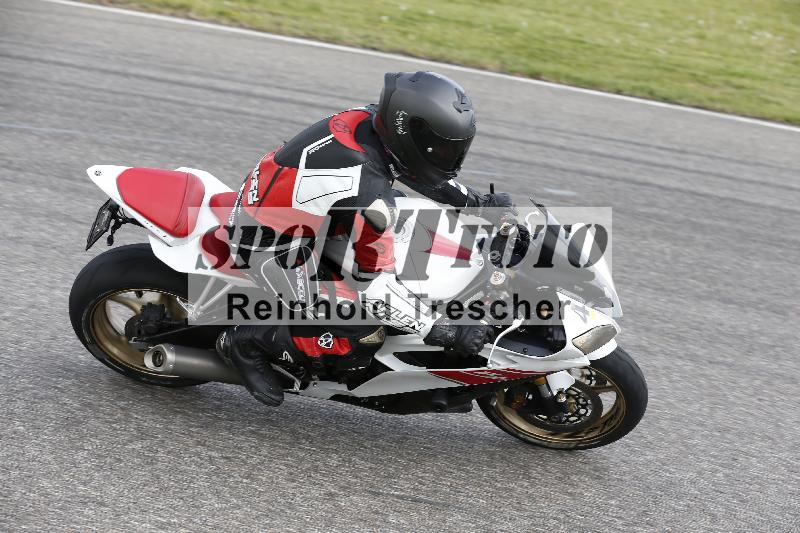 Archiv-2025/09 22.04.2025 Cornu Master School ADR/rot-rouge/4